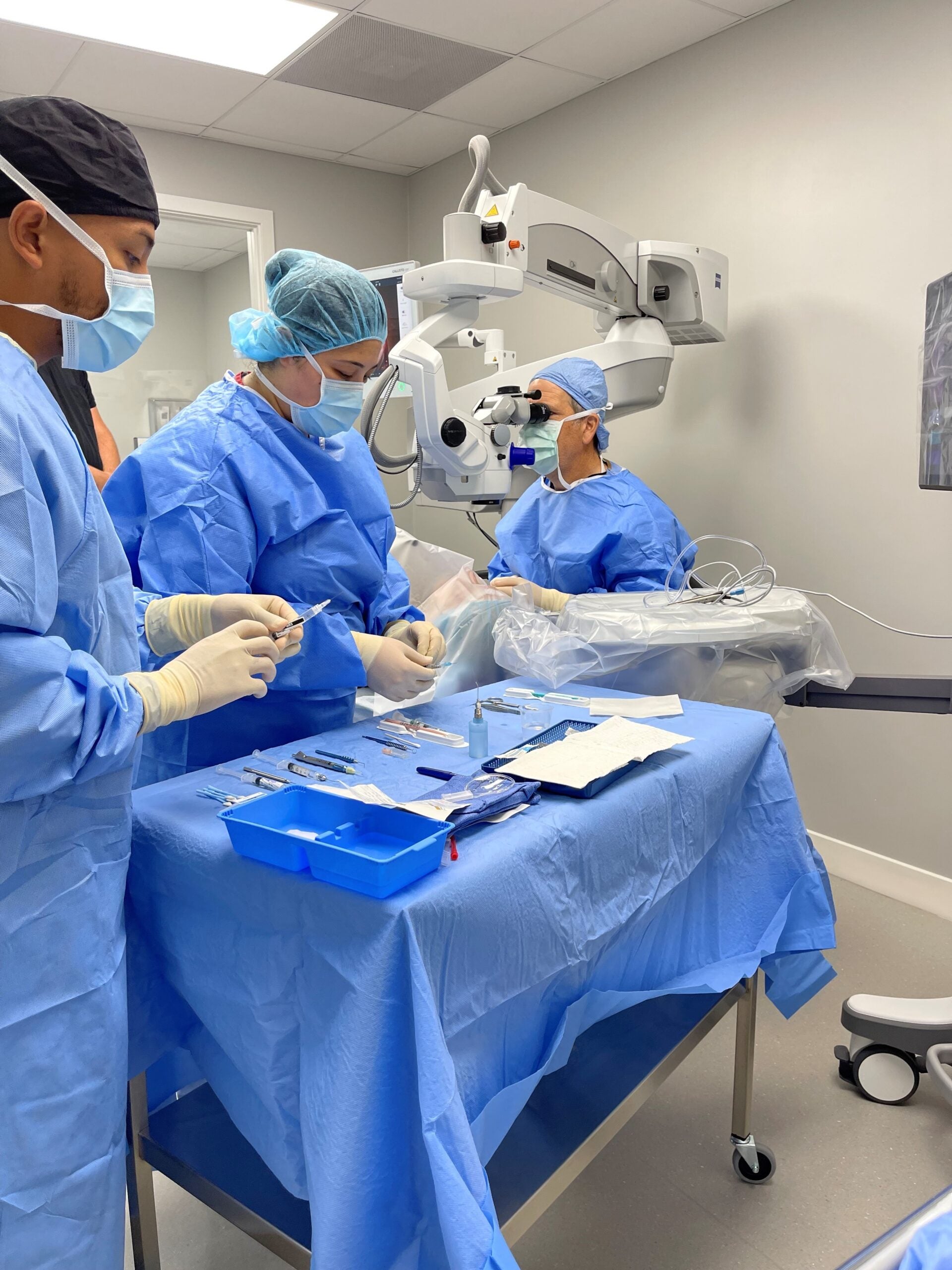 cataract surgeon chicago